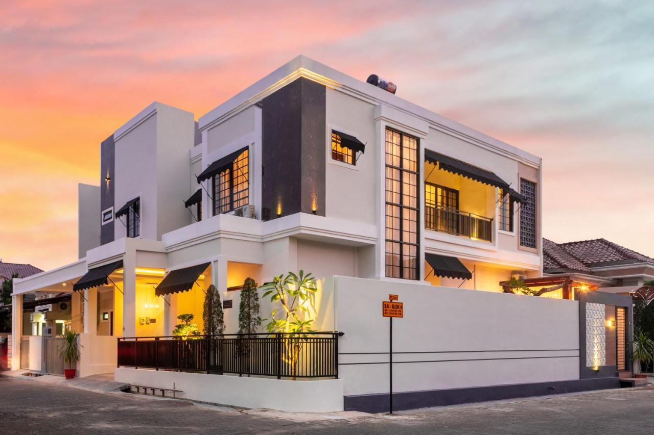 Hening Pool Villa Purwokerto Exterior photo